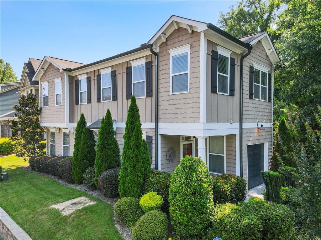 3 bedroom, 3 bathroom, 1,707 sq ft single family residence sold at 1585 Habershal Drive, Atlanta, GA 30318