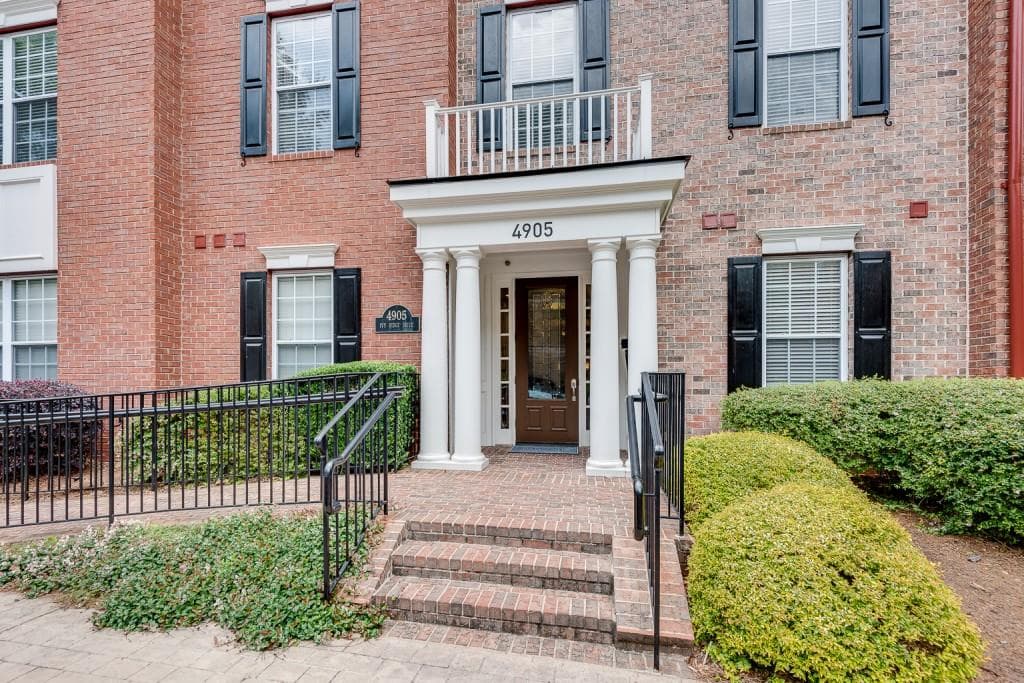 4905 Ivy Ridge Drive 303, Atlanta, GA 30339 — most recent listing photo