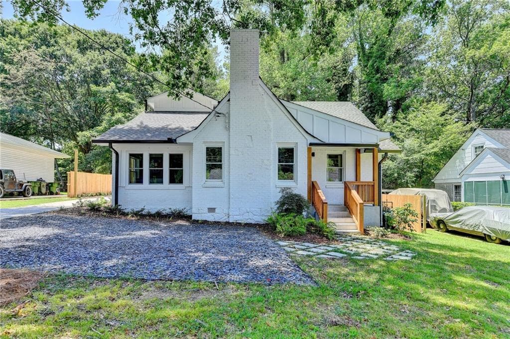 4 bedroom, 3 bathroom, 2,600 sq ft single family residence sold at 1900 Beecher Road, Atlanta, GA 30310