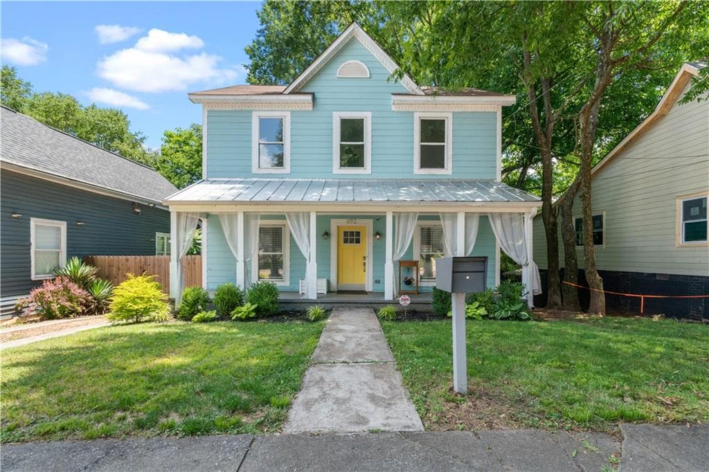 3 bedroom, 3 bathroom, 1,680 sq ft single family residence sold at 692 Garibaldi Street, Atlanta, GA 30310