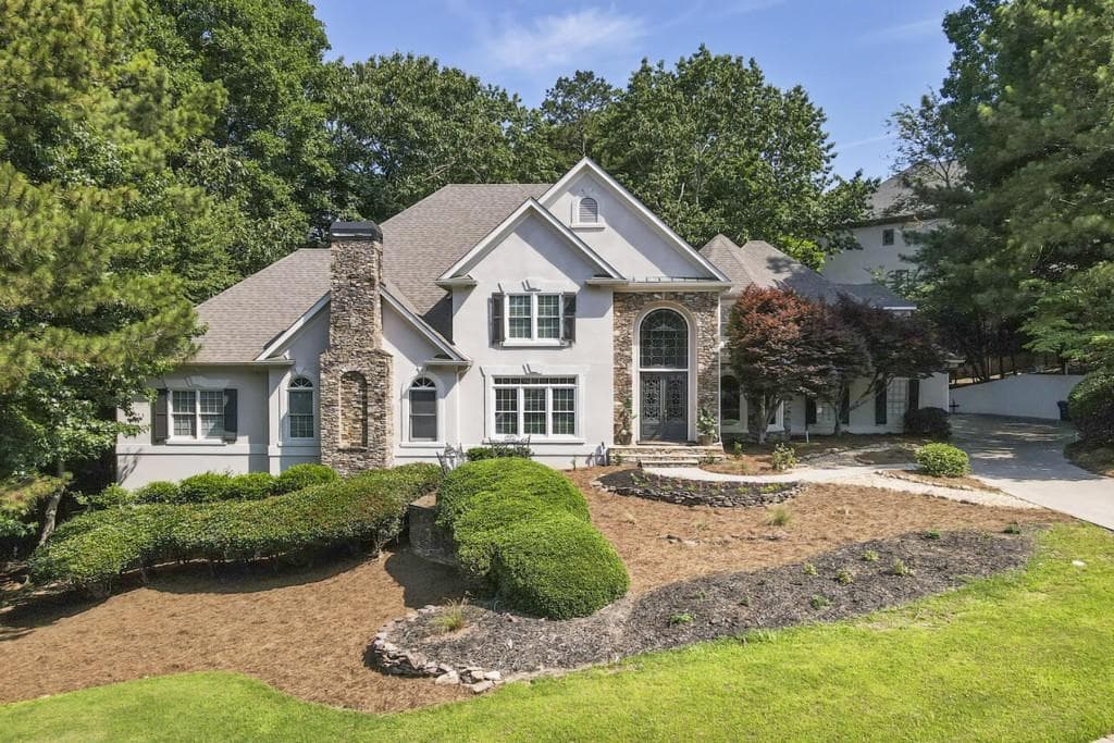 8515 Sentinae Chase Drive, Roswell, GA 30076 — most recent listing photo