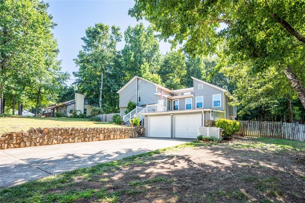 104 W PUTNAM FERRY Road, Woodstock, GA 30189 — most recent listing photo