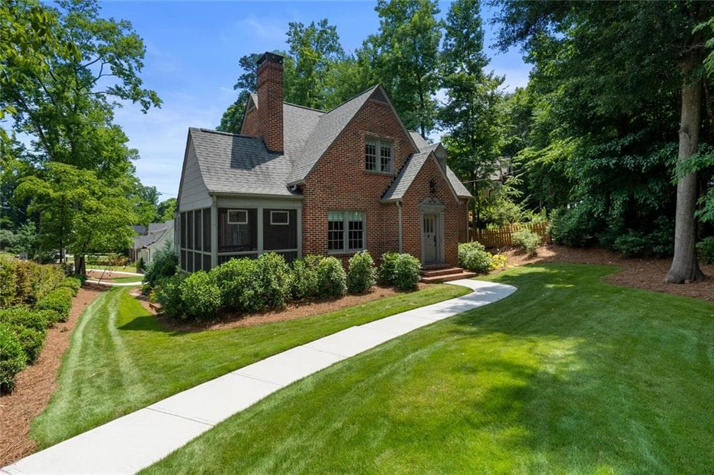 6 bedroom, 5 bathroom, 4,223 sq ft single family residence sold at 1930 Ridgewood Drive, Atlanta, GA 30307