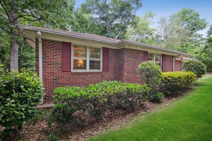 377 N HILLCREST Drive, Marietta, GA 30064 — most recent listing photo