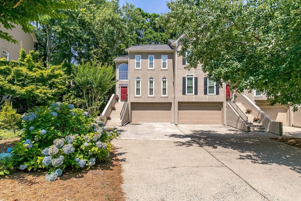 2570 Oakwood Trace, Smyrna, GA 30080 — most recent listing photo