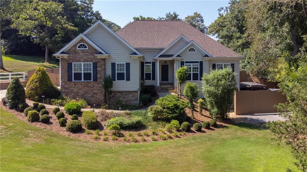 4 bedroom, 3 bathroom, 1,978 sq ft single family residence sold at 8425 Lanierland Farms Drive, Gainesville, GA 30506