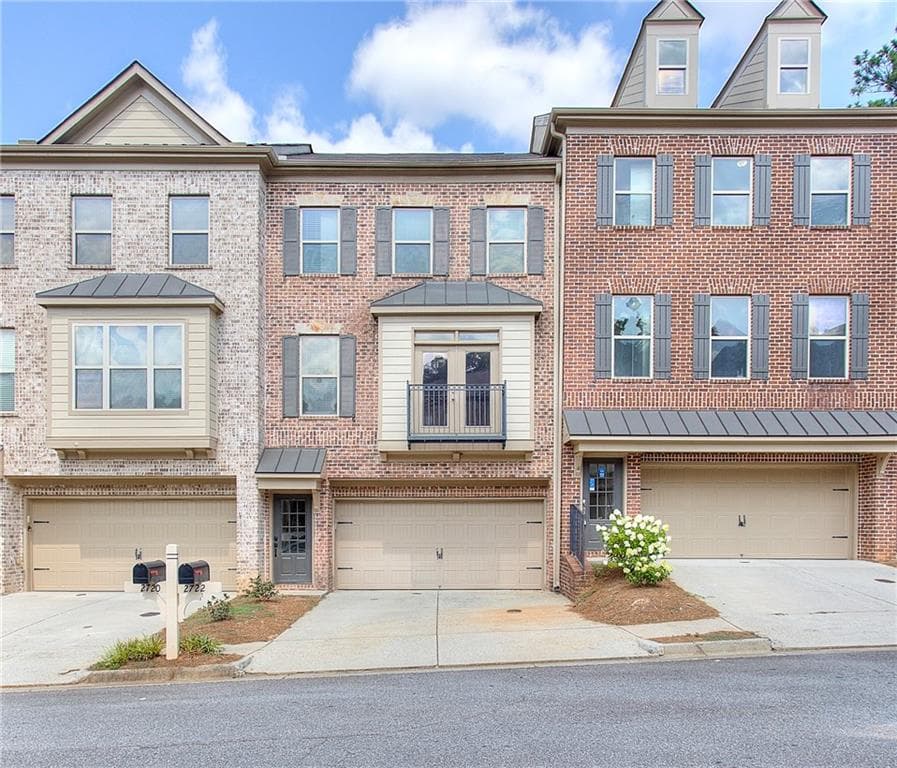 3 bedroom, 4 bathroom, 2,310 sq ft townhouse sold at 2722 Hallwood Lane, Suwanee, GA 30024