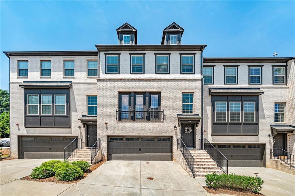 4 bedroom, 4 bathroom, 2,799 sq ft townhouse sold at 1540 Slopeside Loop, Smyrna, GA 30082