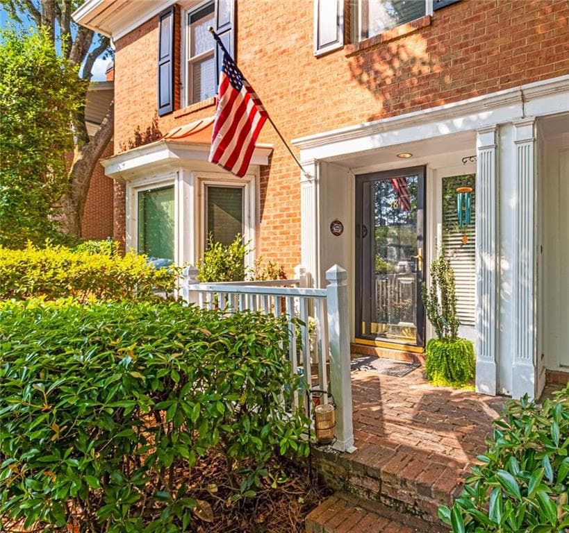 2 bedroom, 3 bathroom, 1,728 sq ft condominium sold at 7500 Roswell Road 38, Sandy Springs, GA 30350