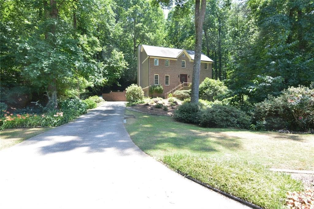 3845 Bluffview Drive, Marietta, GA 30062 — most recent listing photo