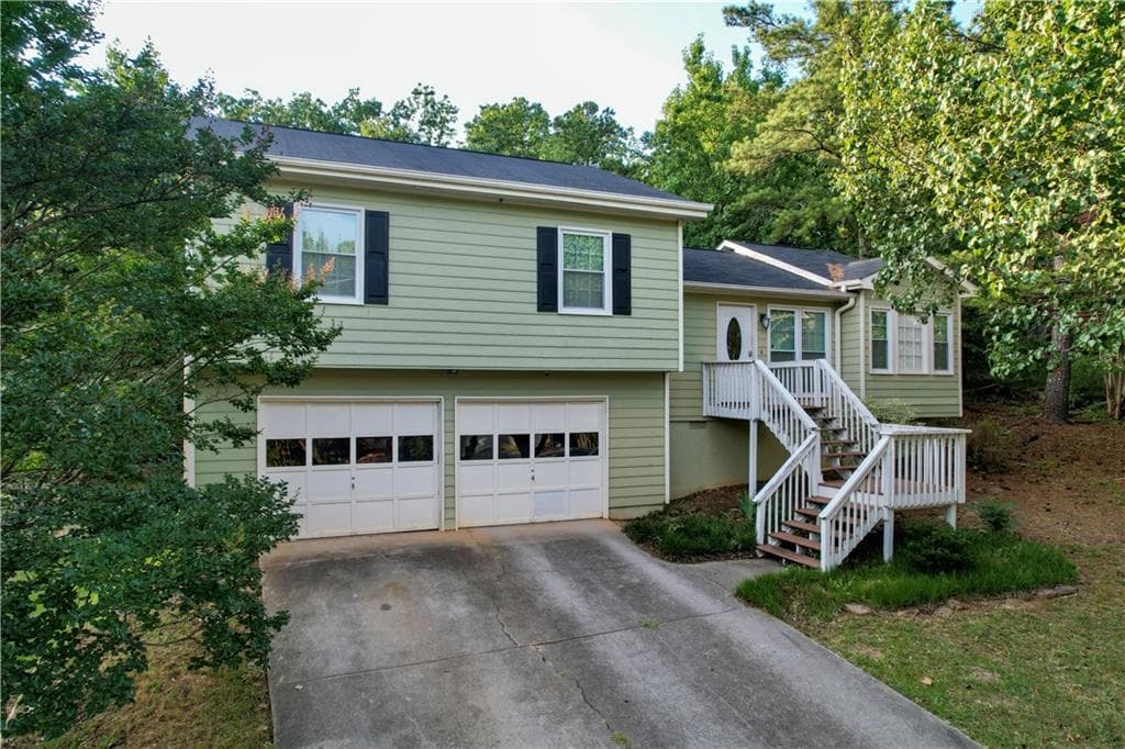 3 bedroom, 2 bathroom, 1,350 sq ft single family residence sold at 2855 Cordite Loop, Snellville, GA 30039