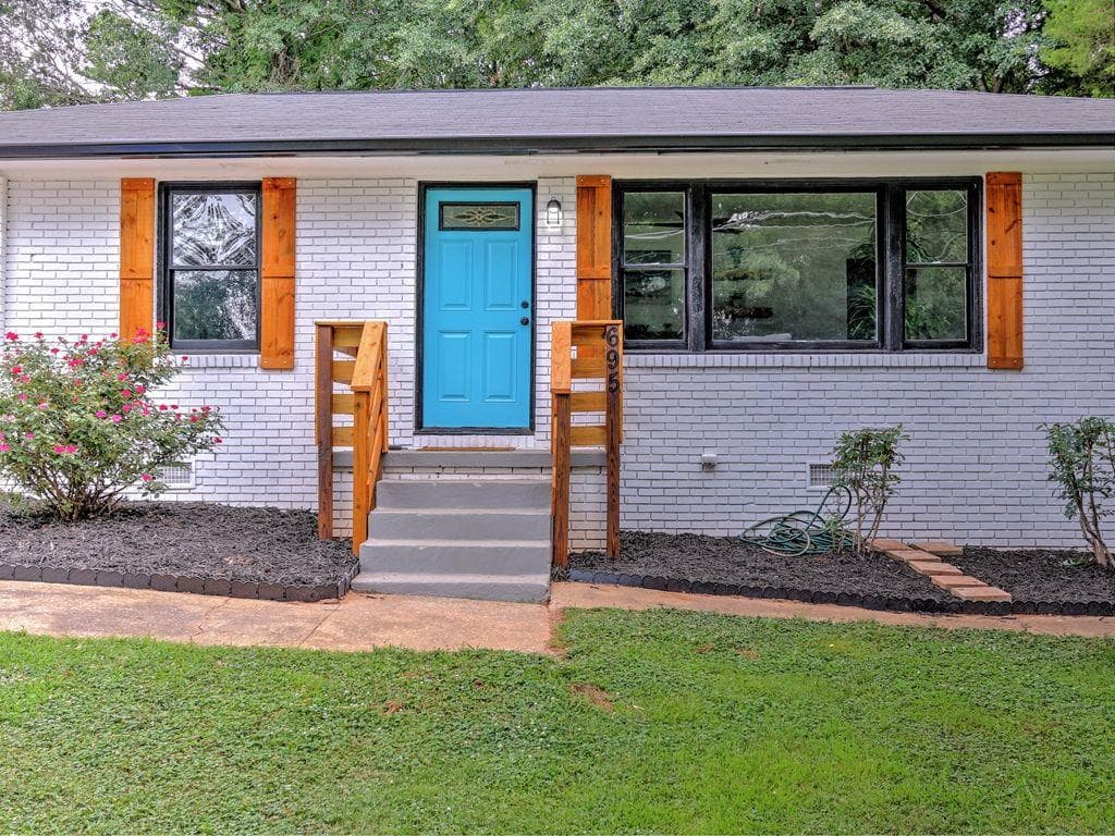 695 KENNESAW Drive, Smyrna, GA 30080 — most recent listing photo