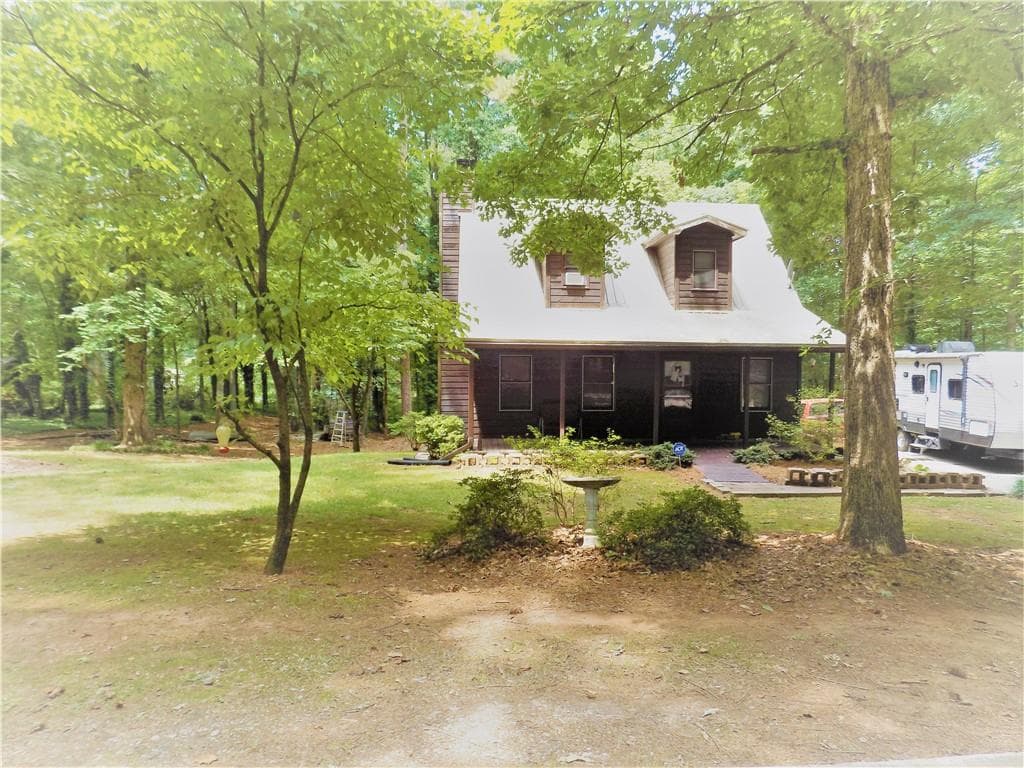 3 bedroom, 2 bathroom, 2,354 sq ft single family residence sold at 3940 Evelyn Drive, Powder Springs, GA 30127