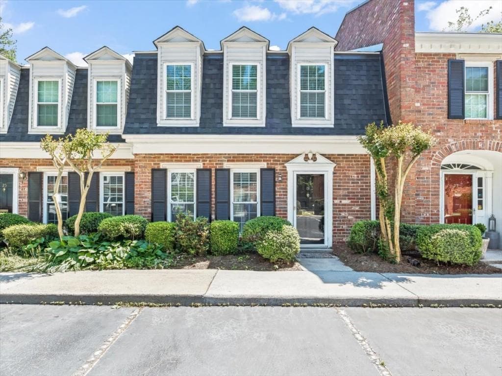 2 bedroom, 3 bathroom, 1,320 sq ft townhouse sold at 26 Independence Place, Atlanta, GA 30318