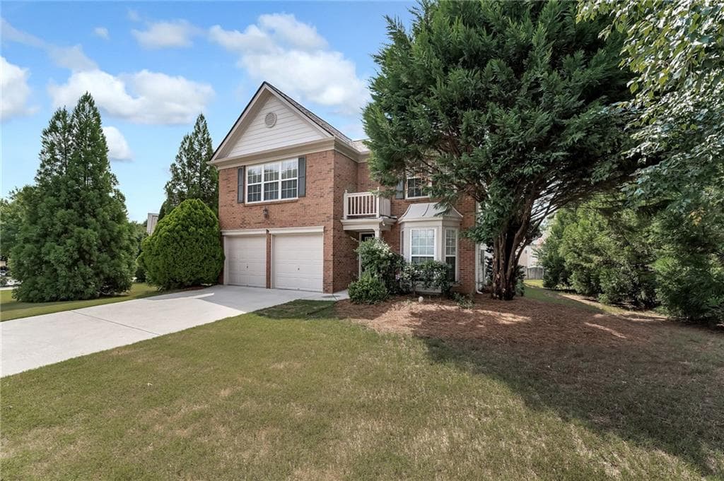 3 bedroom, 3 bathroom, 1,888 sq ft single family residence sold at 13559 Weycroft Circle, Alpharetta, GA 30004