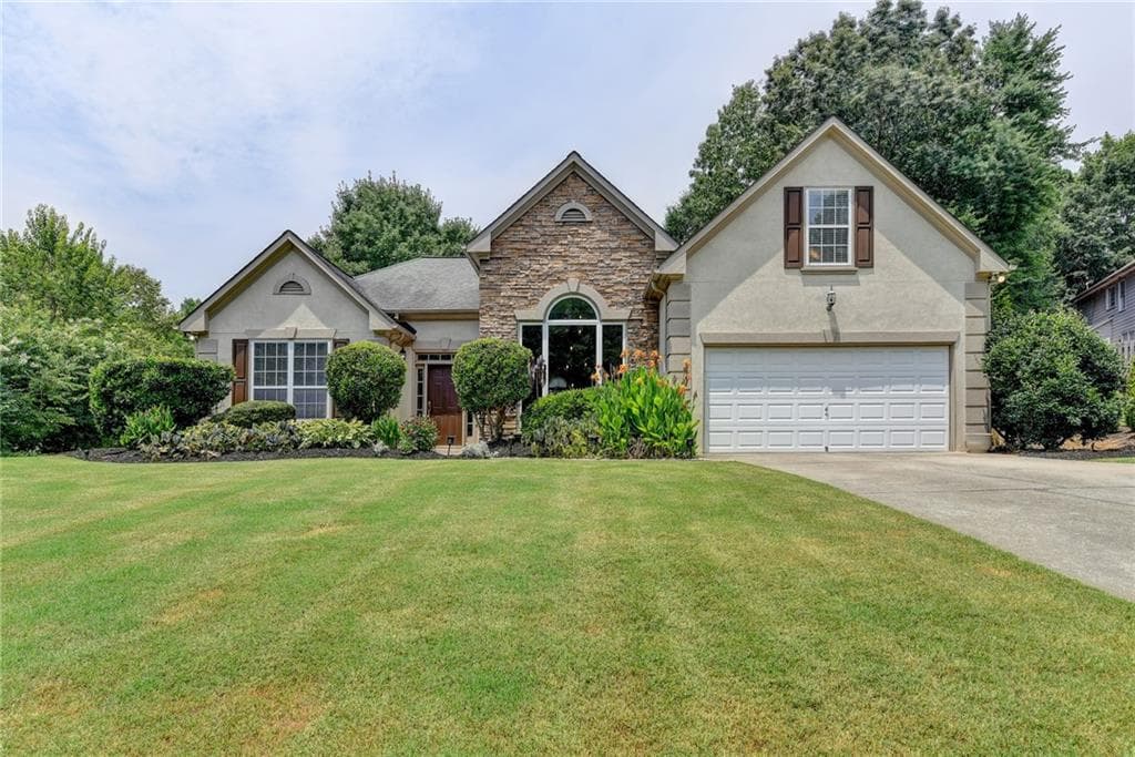 3 bedroom, 2 bathroom, 2,187 sq ft single family residence sold at 2815 Highland Pass, Alpharetta, GA 30004