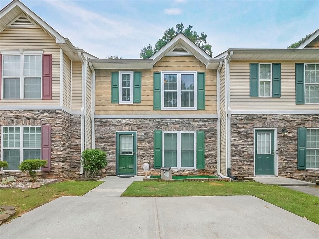8366 Carlington Lane, Jonesboro, GA 30236 — most recent listing photo