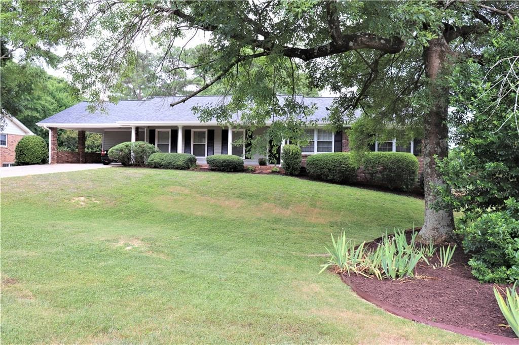 935 Grimes Bridge Road, Roswell, GA 30075 — most recent listing photo