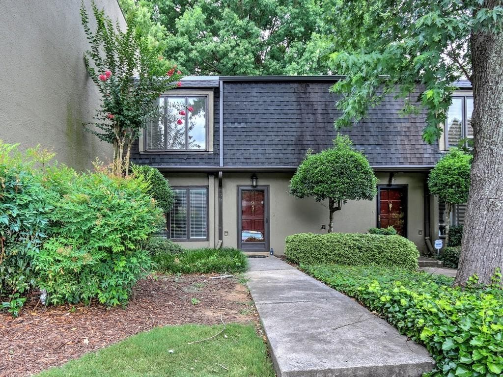 2 bedroom, 3 bathroom, 1,588 sq ft townhouse sold at 61 Ivy Trail, Atlanta, GA 30342
