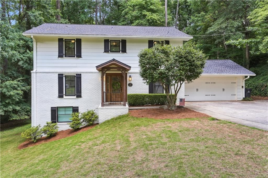 335 Knoll Woods Drive, Roswell, GA 30075 — most recent listing photo