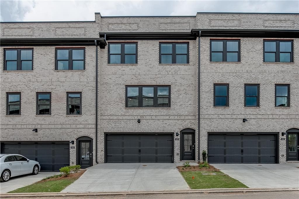 5 bedroom, 4 bathroom, 2,607 sq ft townhouse sold at 3372 Monarch Avenue Avenue, Duluth, GA 30096