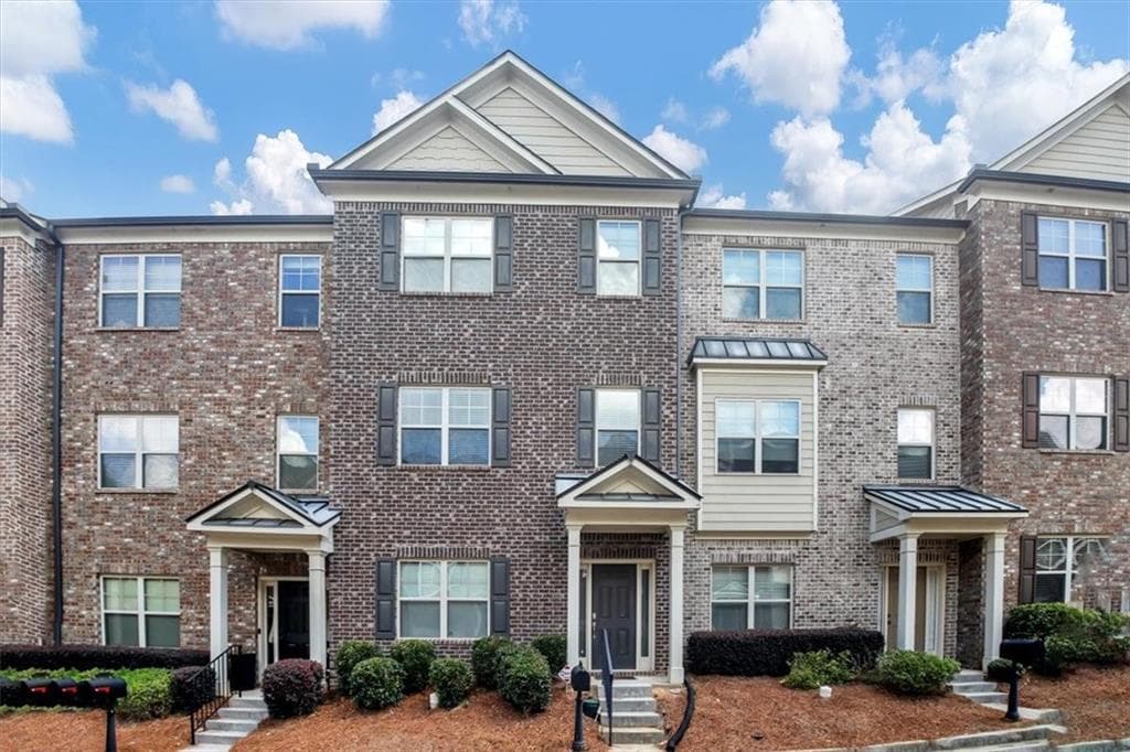 4 bedroom, 4 bathroom, 2,670 sq ft townhouse sold at 2070 APPALOOSA MILL Circle 50, Buford, GA 30519