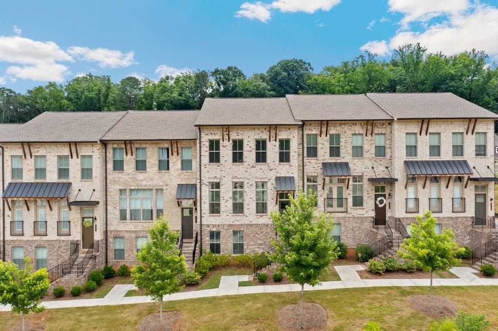 4 bedroom, 4 bathroom, 2,760 sq ft townhouse sold at 615 Harrington Hills, Decatur, GA 30032