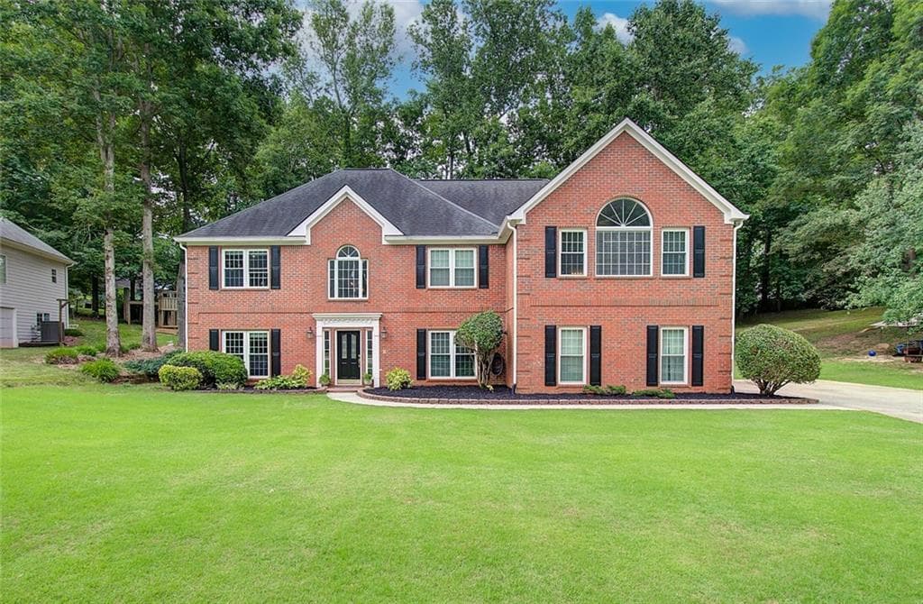 200 Falcon Creek Drive, Suwanee, GA 30024 — most recent listing photo
