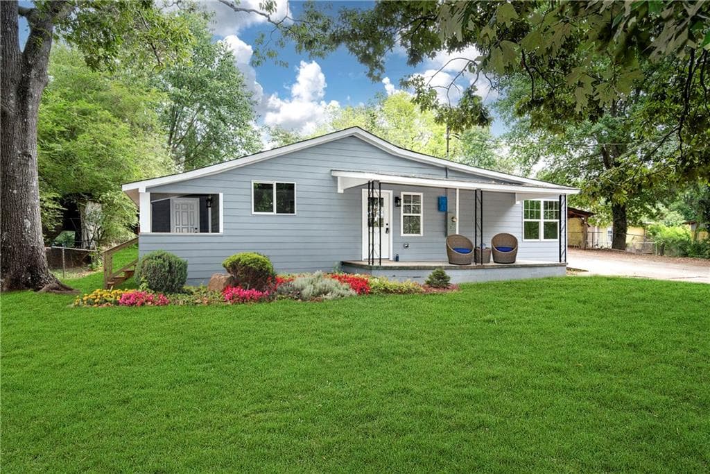 3 bedroom, 2 bathroom, 1,152 sq ft single family residence sold at 2138 Bennett Circle, Gainesville, GA 30504