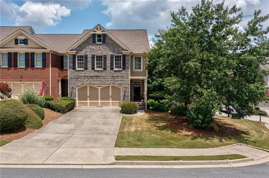 4 bedroom, 4 bathroom, 3,234 sq ft townhouse sold at 5915 Vista Brook Drive, Suwanee, GA 30024