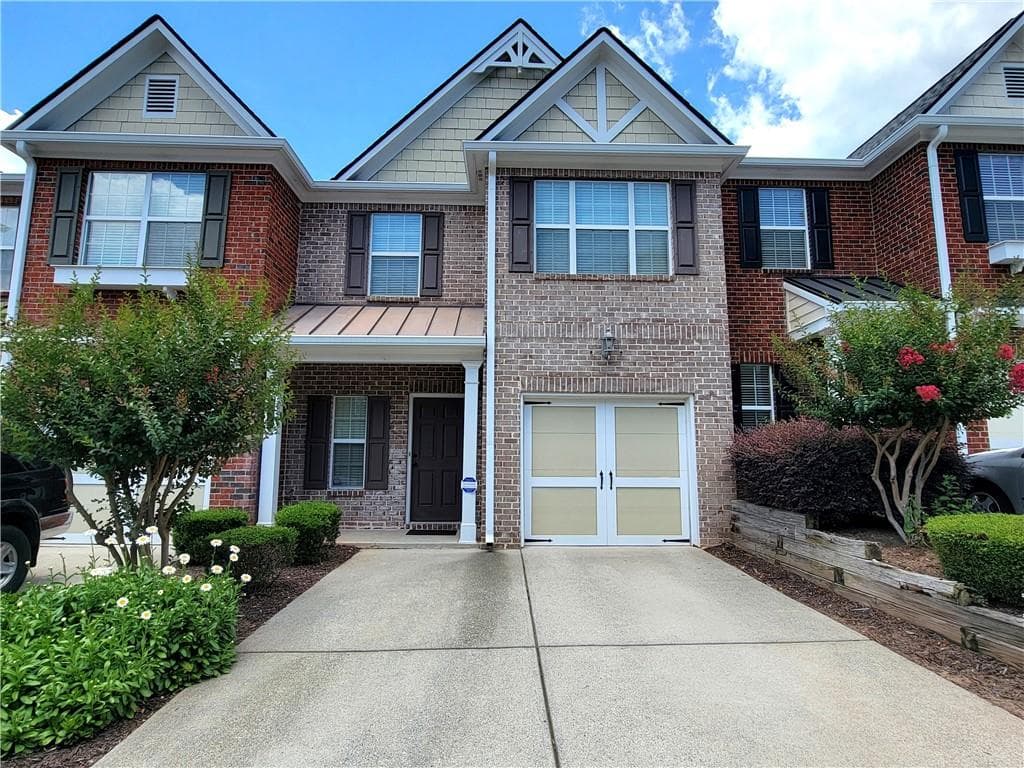 3 bedroom, 3 bathroom, 1,639 sq ft townhouse sold at 9820 Alger Trace, Johns Creek, GA 30022