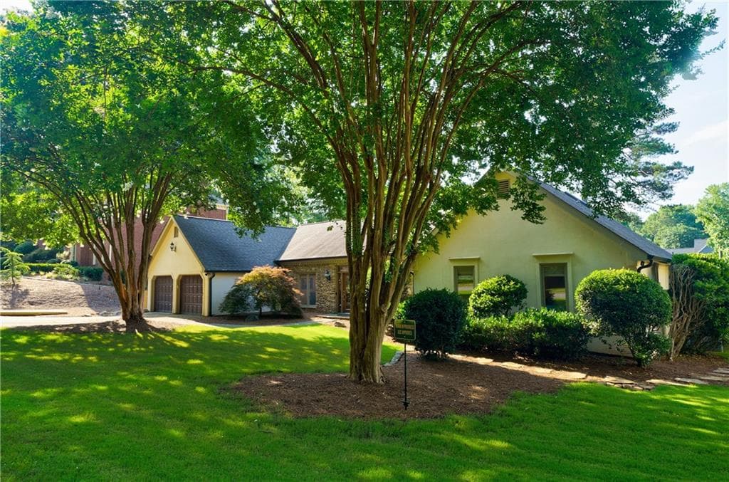 4 bedroom, 3 bathroom, 2,820 sq ft single family residence sold at 4014 Penhurst Drive, Marietta, GA 30062