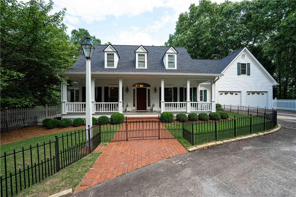 4 bedroom, 3 bathroom, 2,968 sq ft single family residence sold at 4124 Fieldstone Drive, Gainesville, GA 30506
