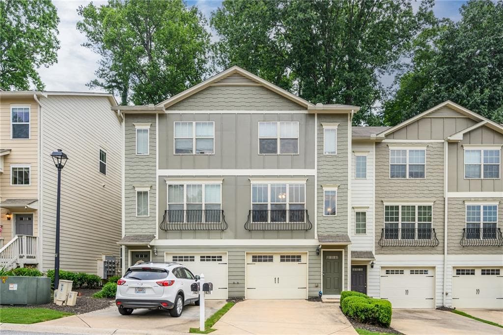 3 bedroom, 4 bathroom, 1,533 sq ft townhouse sold at 1625 Liberty Parkway, Atlanta, GA 30318