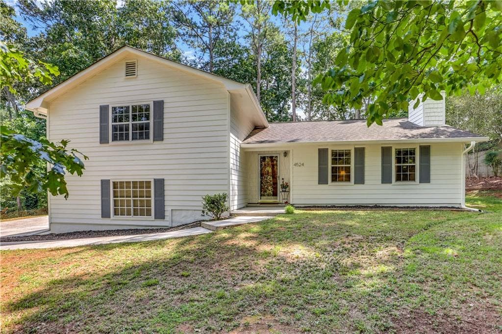 3 bedroom, 2 bathroom, 1,842 sq ft single family residence sold at 4524 S Landing Drive, Marietta, GA 30066