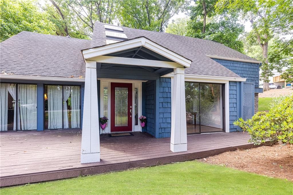 4 bedroom, 5 bathroom, 2,680 sq ft single family residence sold at 2854 Ridgemore Road, Atlanta, GA 30318