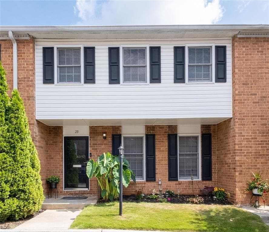 3 bedroom, 3 bathroom, 1,534 sq ft townhouse sold at 6520 ROSWELL Road 28, Atlanta, GA 30328
