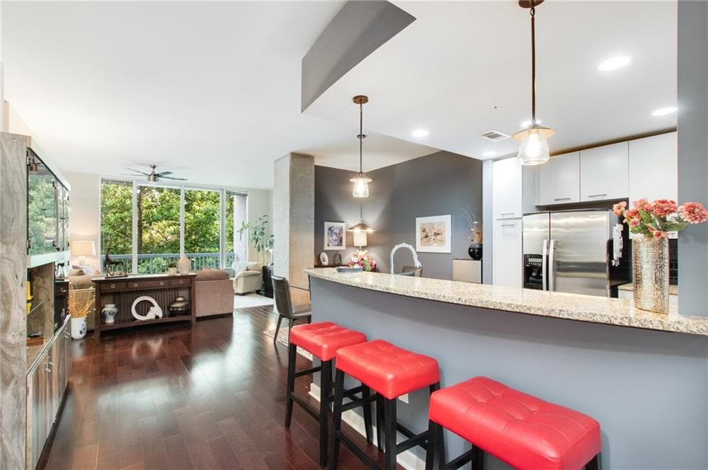 2 bedroom, 2 bathroom, 1,527 sq ft condominium sold at 3300 Windy Ridge Parkway 611, Atlanta, GA 30339