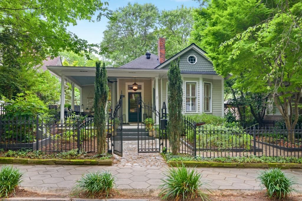 3 bedroom, 2 bathroom, 2,631 sq ft single family residence sold at 1069 Colquitt Avenue, Atlanta, GA 30307