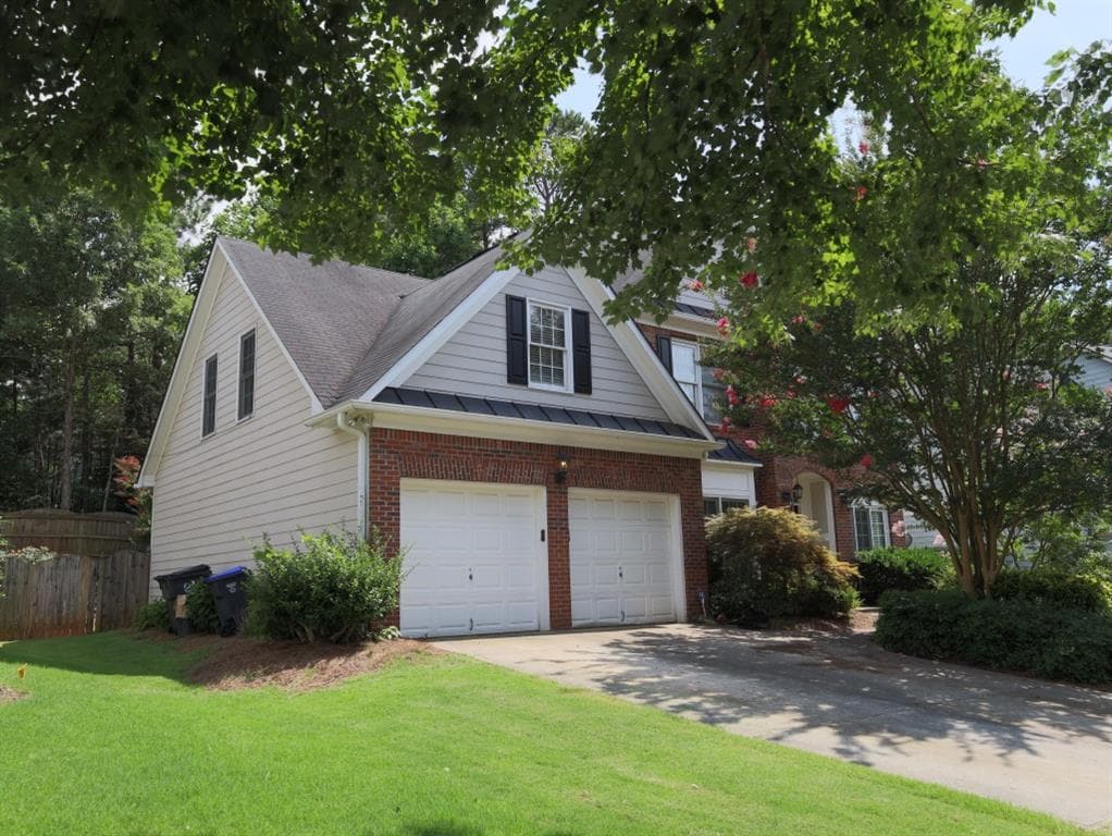 4 bedroom, 3 bathroom, 2,583 sq ft single family residence sold at 3962 Suwannee Mill Drive, Buford, GA 30518