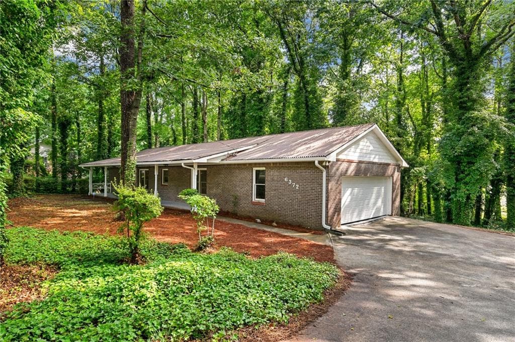 6372 Valley Dale Dr, Riverdale, GA 30274 — most recent listing photo