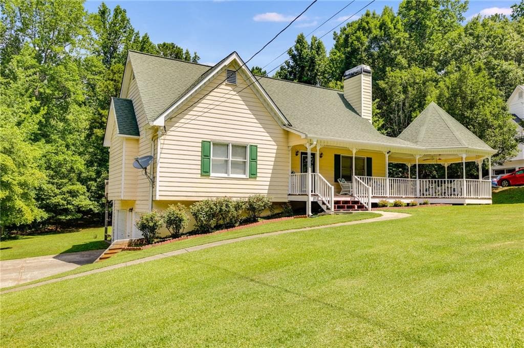3 bedroom, 3 bathroom, 2,002 sq ft single family residence sold at 209 Victorian Circle, Dallas, GA 30157