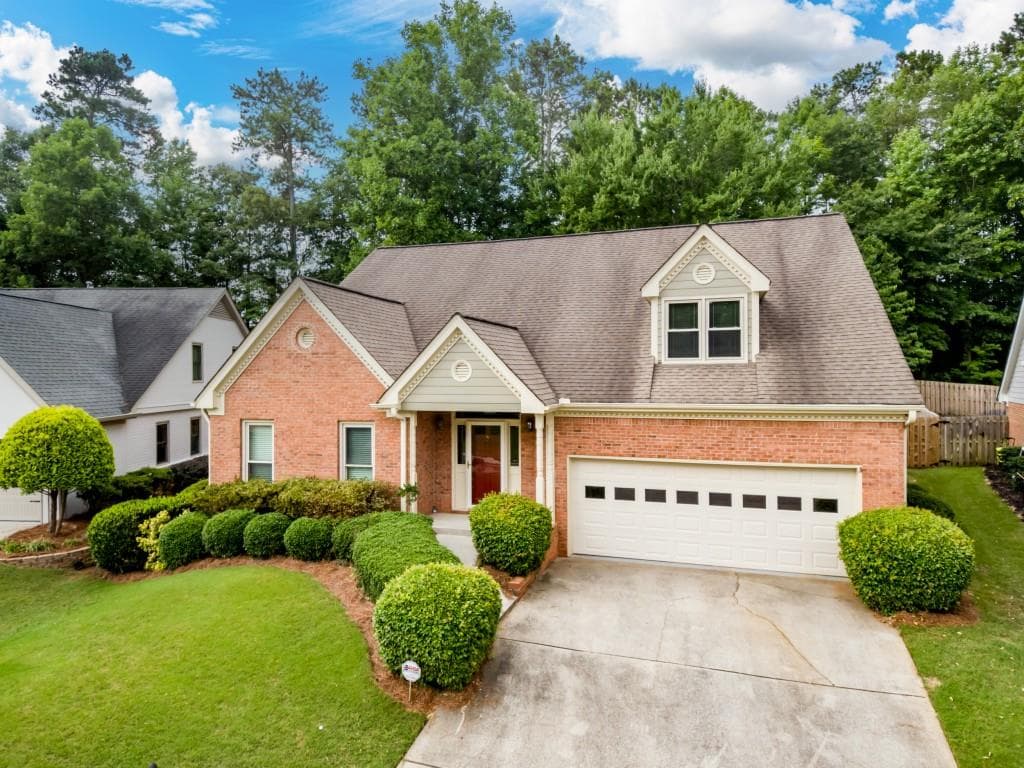 330 Shelli Lane, Roswell, GA 30075 — most recent listing photo