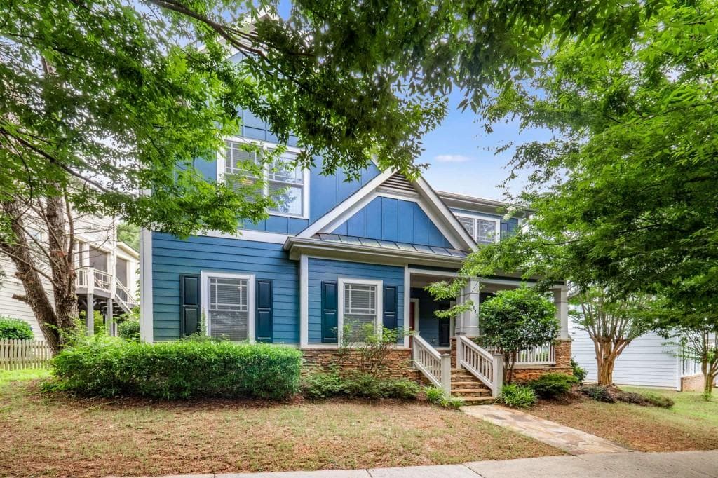 4 bedroom, 4 bathroom, 2,714 sq ft single family residence sold at 1613 Gilstrap Lane, Atlanta, GA 30318