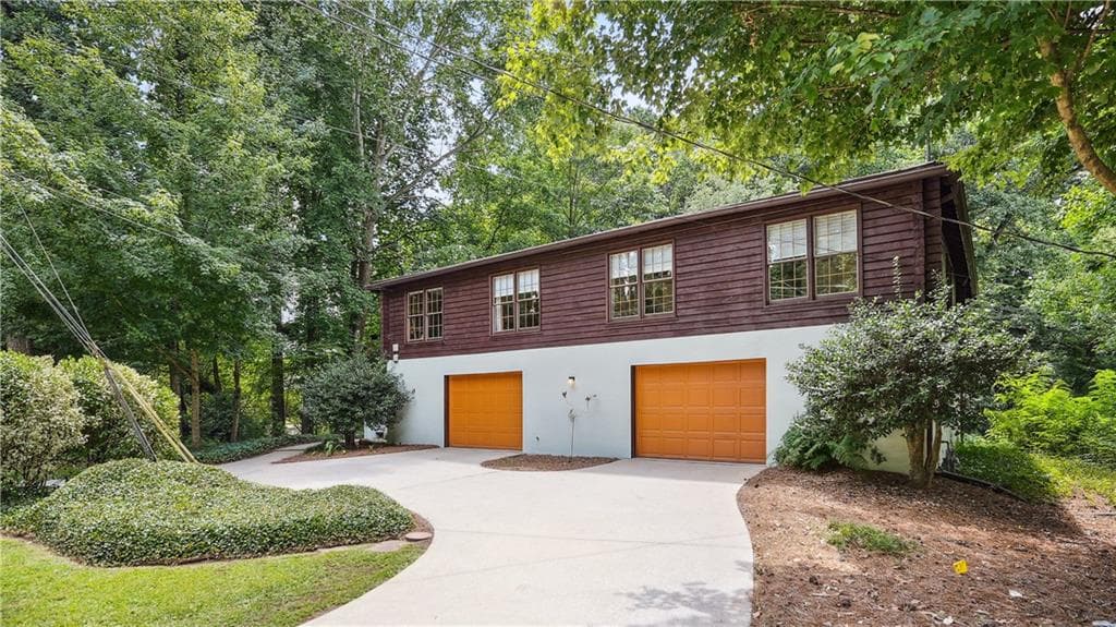 2010 Desmond Drive, Decatur, GA 30033 — most recent listing photo