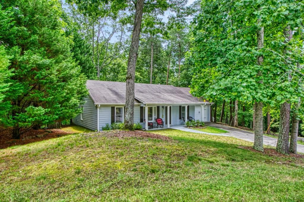 137 White Eagle Drive, Waleska, GA 30183 — most recent listing photo