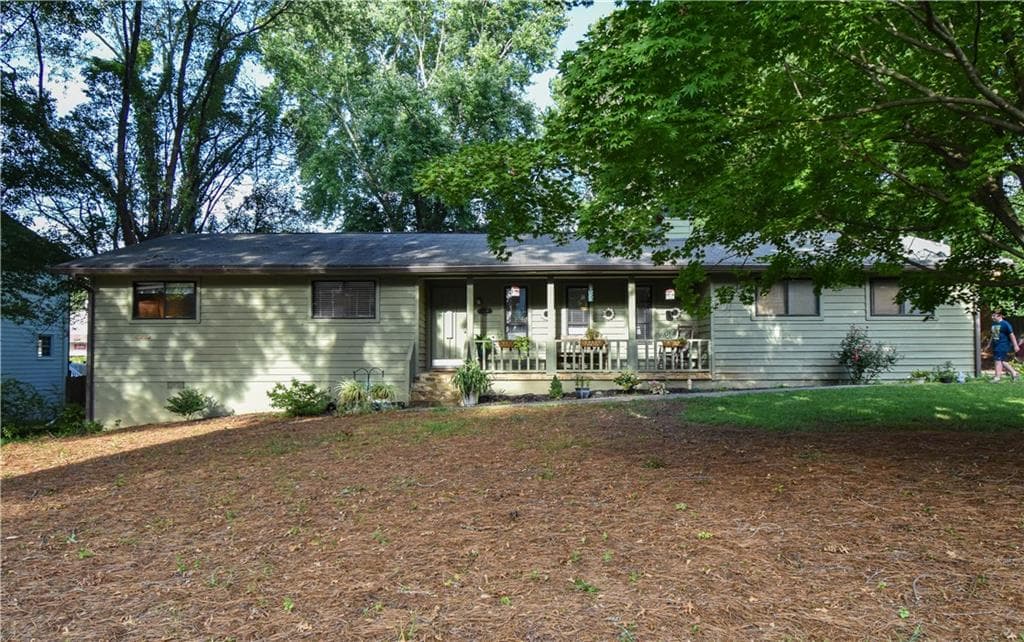3 bedroom, 2 bathroom, 1,548 sq ft single family residence sold at 4258 Meadow Way, Marietta, GA 30066