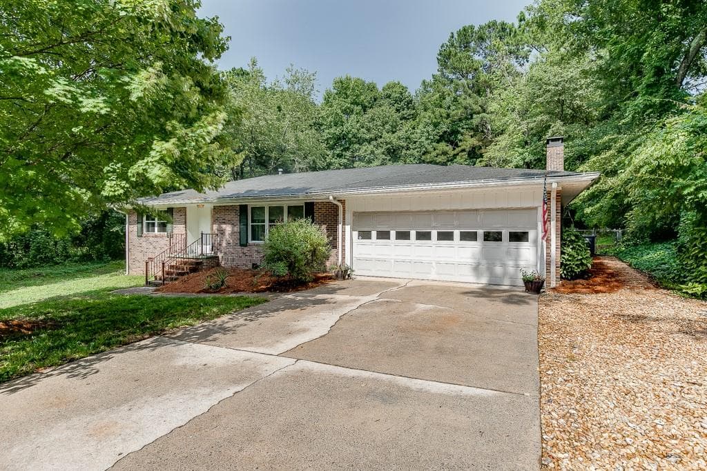3 bedroom, 2 bathroom, 1,605 sq ft single family residence sold at 1160 Wessell Road, Gainesville, GA 30501