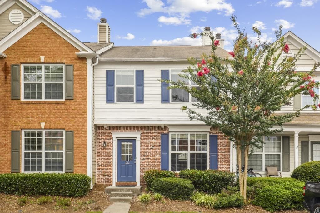 1042 Prestwyck Court, Alpharetta, GA 30004 — most recent listing photo