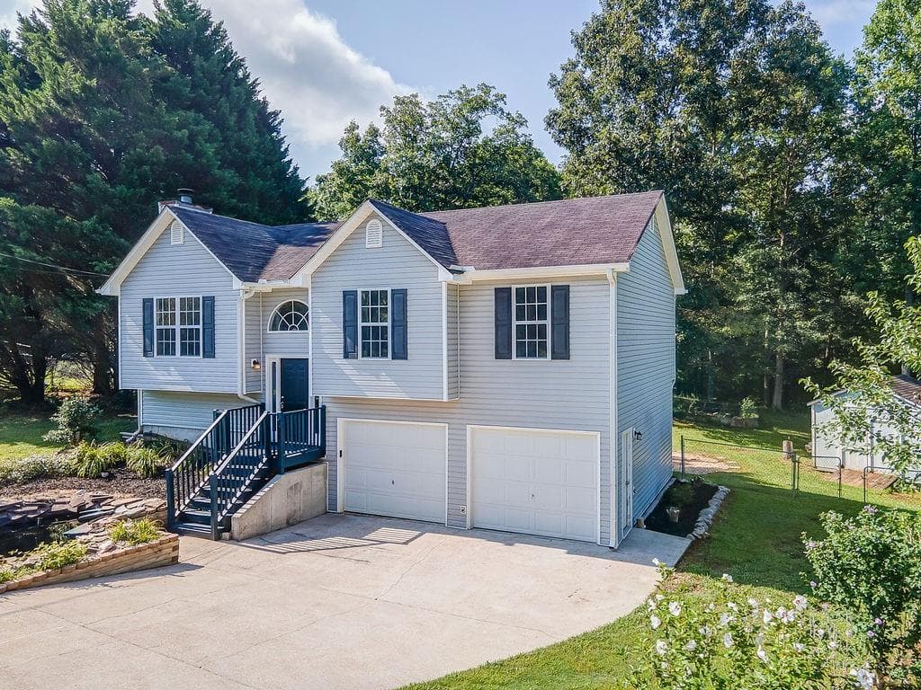 183 WAYFARING Drive, Rockmart, GA 30153 — most recent listing photo